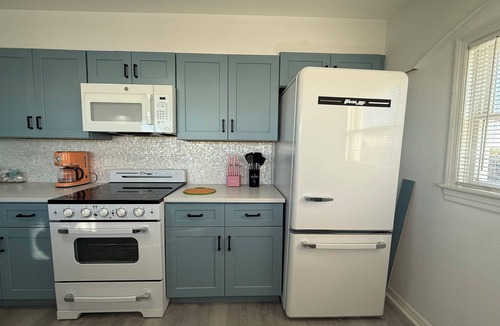 Madeira Beach House | Beach Front House Private Pool 1940 Retro 4 Bedroom 2 Bath & More Gulf-Blvd