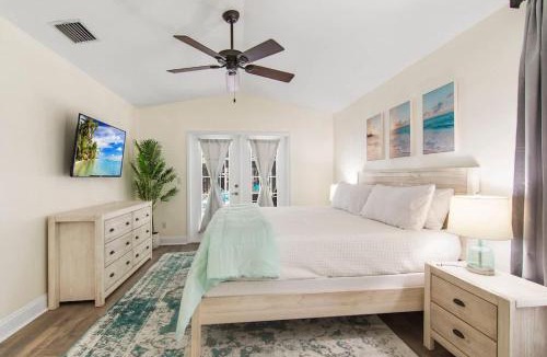 Sebastian Highlands House | Beach Getaway - Private Heated Pool & 2 King Beds