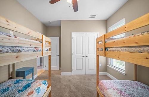 Mary Esther House | Beach Haven 6 Beds Pet Friendly 8miles to Beach