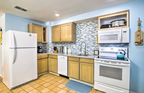 South Padre Island Cottage | Beach Home w/Pool & Hot Tub < 1 Block to Beach!