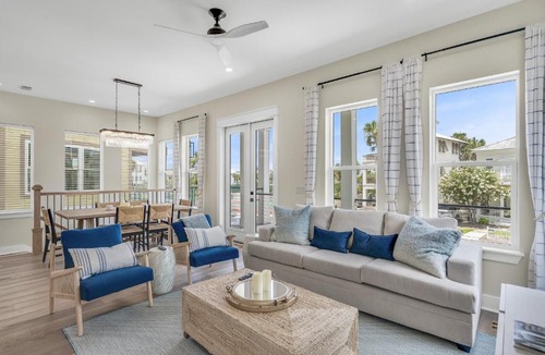 Holiday Isle House | Beach Paradise Manor At Destin Pointe Resort