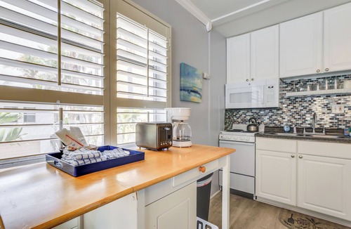 Longboat Key Villa | Beach & Pool Access: Gulf Coast Villa w/Balcony