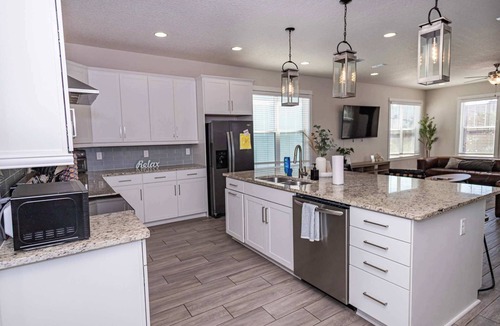 Jacksonville Beach House | Beach Retreat Complex w/Pool - Sleeps 25!