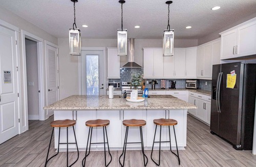 Jacksonville Beach House | Beach Retreat Complex w/Pool - Sleeps 25!