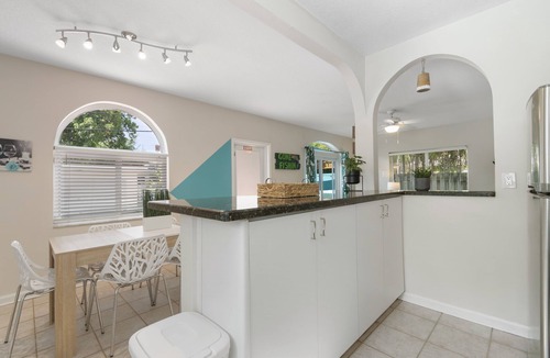 Downtown Hollywood House | Beach Retreat★ 1 block from downtown ★beach& Shops
