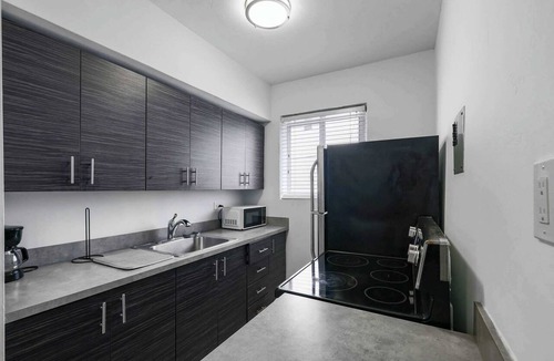 North Beach Apartment | Beach Retreat Modern Sunny Studio | Steps to Sand