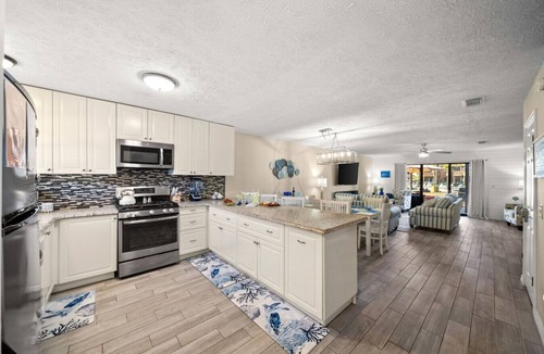 Panama City Beach Villa | Beach Royale - Pool View, Golf Cart, 11 Pools