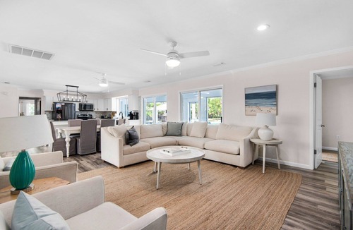 Gulf Pines House | BEACH THERAPY: Game On! Cornhole, Table Tennis & Poolside Bar with Private Beach!