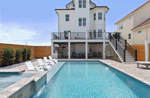 Tang-O-Mar House | Beach View Luxury, Heated Pool - Daquiri Days II