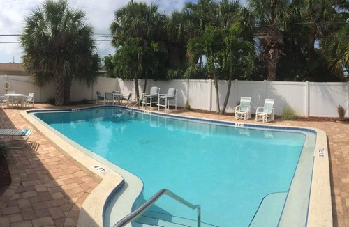 St. Pete Beach Condo | Beach Walk Paradise: Fully Furnished 1BR Condo Dogs Welcome
