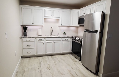 Hobe Sound Villa | Beachcomber Villa - Your Relaxing Beach Town Getaway - Newly Remodeled, King Bed