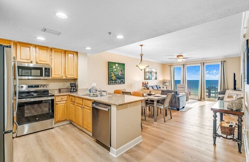 Long Beach Condo | Beachfront 3BR Condo | Free Beach Chair & Umbrella Service!