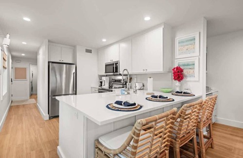 Belleair Beach Condo | Beachfront Aldea 12, Designers Condo
