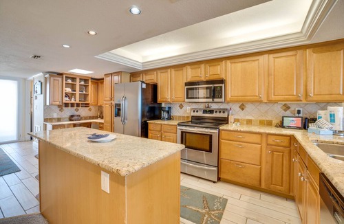 Bradenton Beach Condo | Beachfront - Anna Maria Island Club Unit 22 by SeaBreeze Vacation