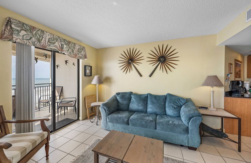 Belle Vista Condo | Beachfront Balcony | Heated Pool | 2BR Retreat