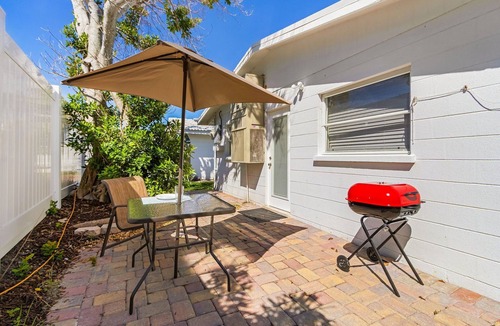 Aloha Kai House | Beachfront Bliss for 4 with Sunroom & Pool Access on Siesta Key - Aloha Kai #34