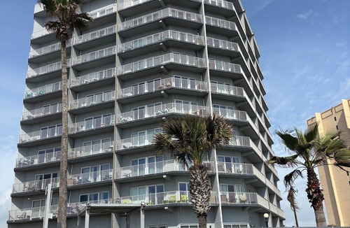 South Padre Island Condo | Beachfront Cozy 2-bedroom 1- bath condo with AC in serene South Padre Island.