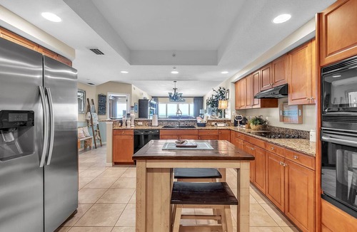Redington Shores Condo | 🐬Beachfront Condo - La Vistana #A503 - Heated Pool ☀
