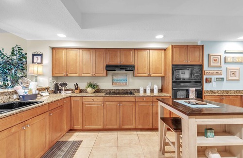 Redington Shores Condo | 🐬Beachfront Condo - La Vistana #A503 - Heated Pool ☀