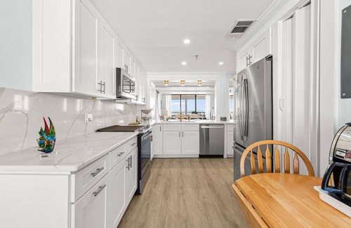 Redington Shores Condo | ☀Beachfront Condo🌴Wrap Around Private Balcony🐬Redington Towers 3A🌞Heated Pool