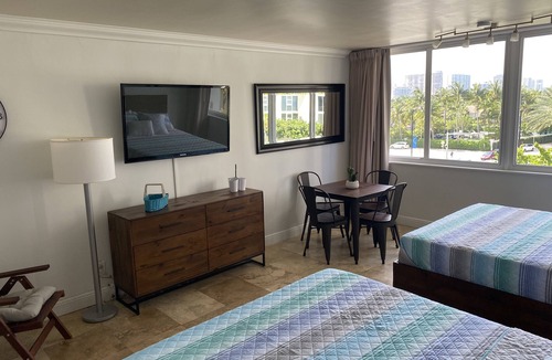 Golden Beach Resort | Beachfront condo in Miami!