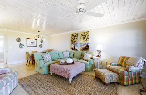 Amelia City House | Beachfront condo with outdoor pool, patio & washer/dryer - dog-friendly