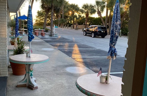 Redington Beach Condo | BEACHFRONT CONDO, SIMPLY AMAZING; FREE WIFI CHAIRS BBQ Pkg