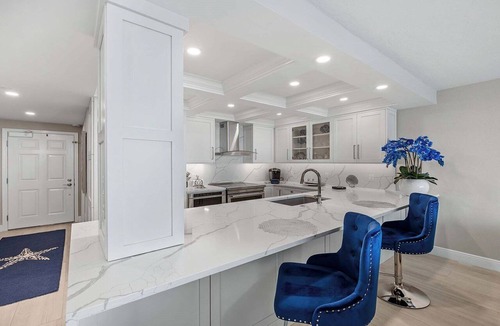 Park Shore Condo | Beachfront condo with exceptional views – CL0802