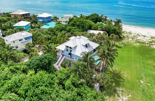 Jose's Hideaway House | ☀︎🏝⛱︎ Beachfront Elegance⛱︎🏝☀︎ [2026 Spring + Summer Weeks Available Now!]