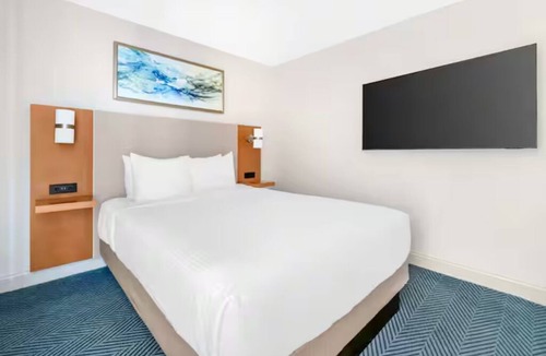 Ormond Beach Hotel | Beachfront Getaway w/Pools, Hot Tub & Boardwalk Entertainment Nearby