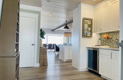 Golden Beach House | Beachfront home convenient to downtown Boca Grande