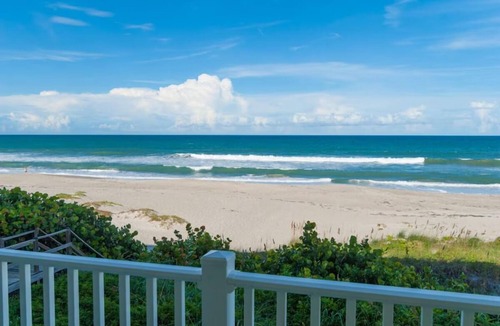 Indialantic By The Sea Resort | Beachfront Indialantic Stay | King Suite | Near Cocoa Beach
