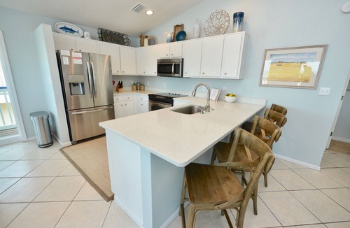 East End House | BEACHFRONT & LARGE POOL THAT CAN BE HEATED