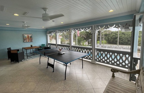 Floridana Beach House | Beachfront Paradise! GREAT FAMILY Vacation! SALTWATER HEATED POOL