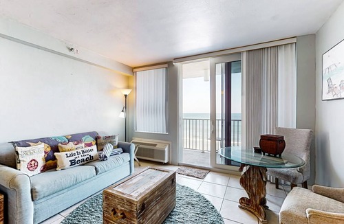 South Peninsula Historic District Condo | Beachfront Studio w/Balcony, Pool & Gym Access in Heart of Daytona