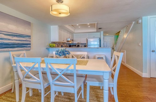 Independence Square House | Beachfront Townhouse Nestled in the Coveted IRB Narrows