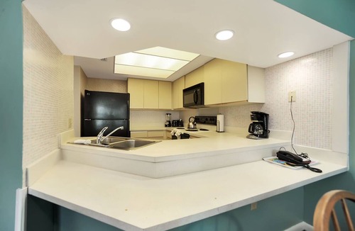 Golden Beach Estates Condo | Beachfront Condo w/Pool & Balcony in FL