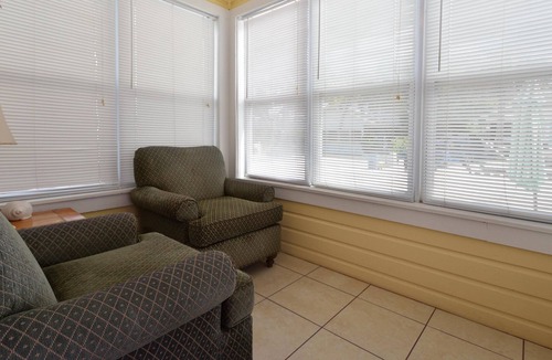 Clearwater Beach Cottage | Beachside Cottage just 20 seconds to the beach
