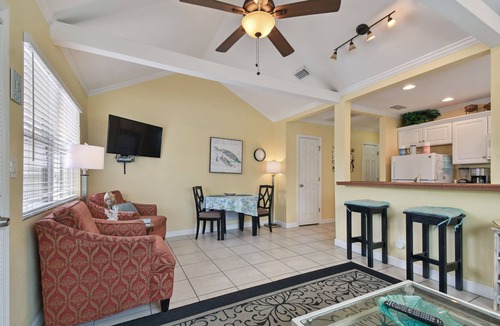 Clearwater Beach House | Beachside Cottage 22 Steps to Beach | Beach Gear Included!