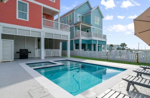 Galveston House | Beachside Cottage, Private pool close to beach
