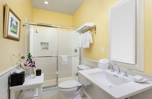 Uptown - Upper Duval House | Beachside Dream! 3 Stylish Units, Near Key West Butterfly & Nature Conservatory