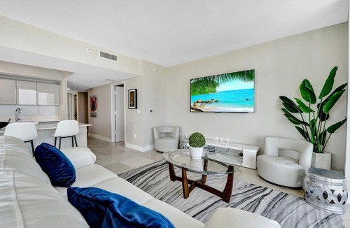 Hallandale Beach Apartment | Beachwalk Resort