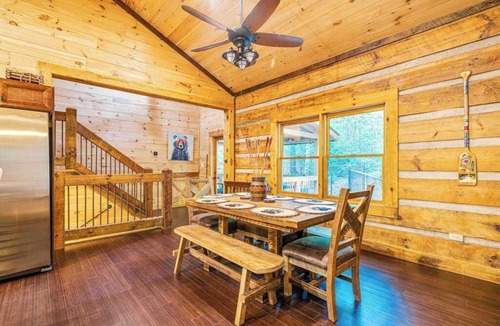 Hidden Lake Cabin | Bear Claw Lodge Stay