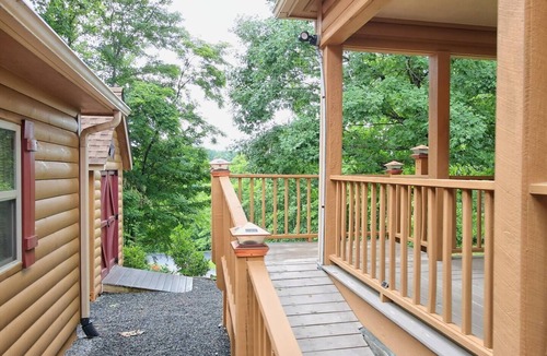 Hayesville Cabin | Bear’s Eye View by Chatuge Home Concierge | Lake & Mountain Views