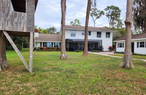 Lutz House | Beautiful and Quiet 4 Bedroom Tampa Lake House