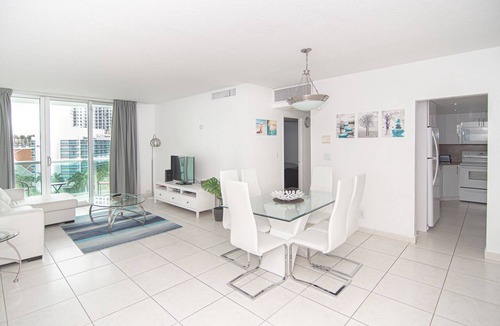 Hollywood South Central Beach Condo | Beautiful Apartment on Hollywood Beach ! 9th floor