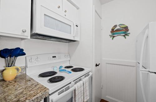 Aransas County Apartment | Beautiful Bay View Condo
