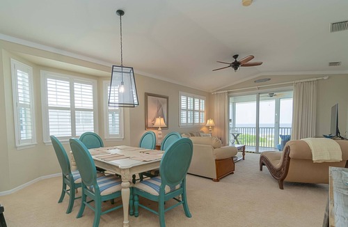 Palm Island Villa | Beautiful Beach Front Condo Impressive View Only Steps to the Beach! GV3922