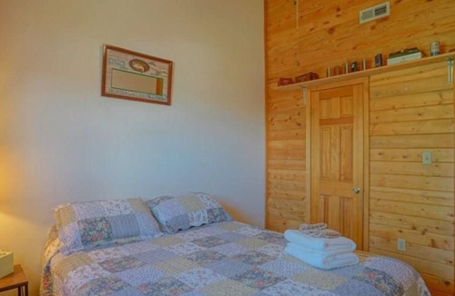 La Veta House | Beautiful Cabin style home in the heart of La Veta