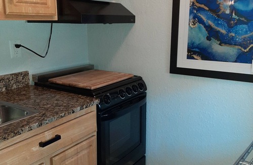 Redington Beach Condo | Beautiful Coastal Couples Get Away/2 Minutes to the Beach/BBQ Grill/Pool/Bikes